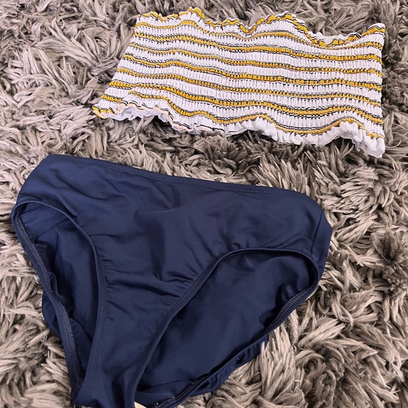 Bikini Set - Picture 2 of 4